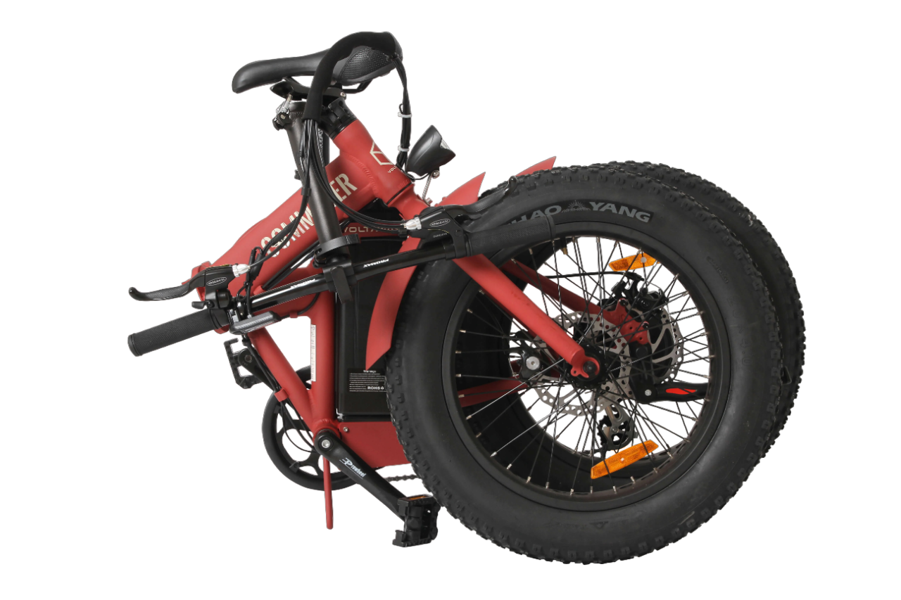 Rode-opgevouwen-fatbike-genaamd-voltaway-commuter-met-sportieve-eigenschappen,-gefotografeerd-vanaf-de-zijkant