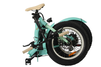 turquoise-opgevouwen-fatbike-genaamd-voltaway-gooseneck-met-vrouwelijke-eigenschappen,-gefotografeerd-vanaf-de-zijkant